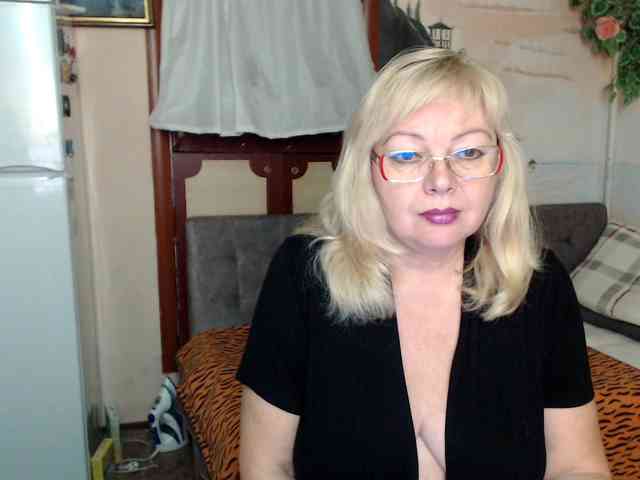 EvelynLoveShy webcam