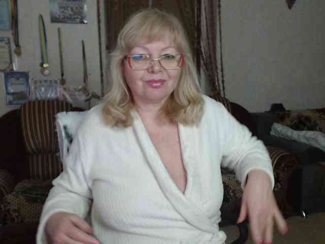 EvelynLoveShy webcam