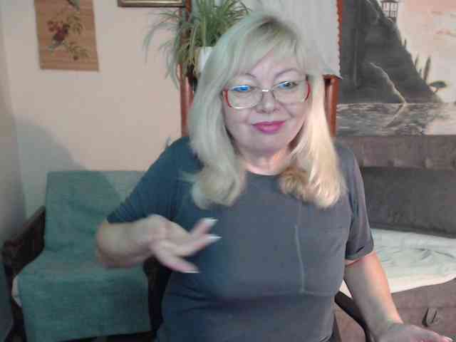 EvelynLoveShy webcam