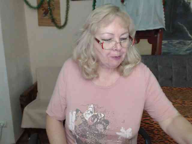 EvelynLoveShy webcam