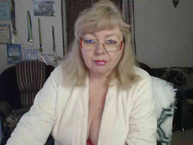 EvelynLoveShy webcam