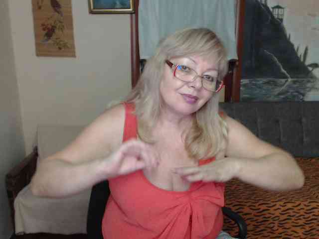 EvelynLoveShy webcam