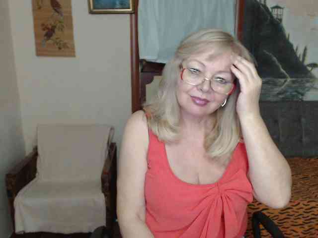 EvelynLoveShy webcam