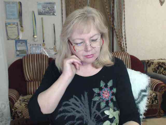 EvelynLoveShy webcam