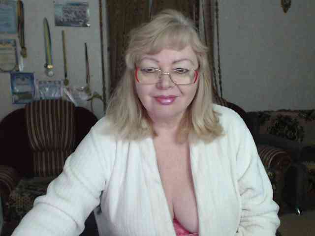 EvelynLoveShy webcam