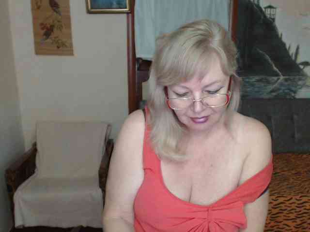 EvelynLoveShy webcam