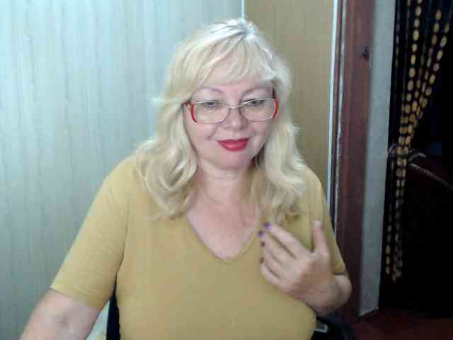 EvelynLoveShy webcam