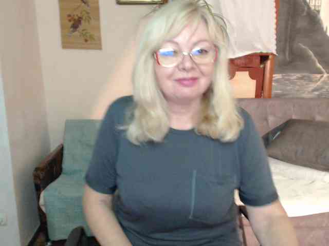 EvelynLoveShy webcam