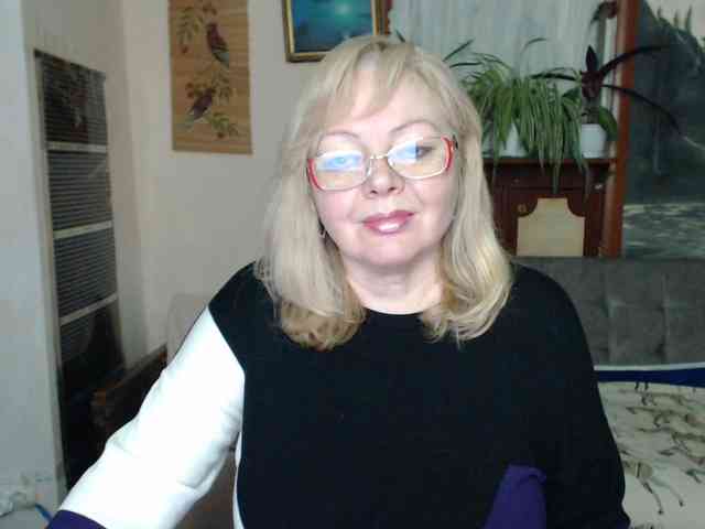 EvelynLoveShy webcam