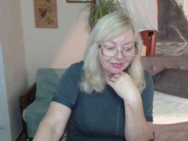 EvelynLoveShy webcam