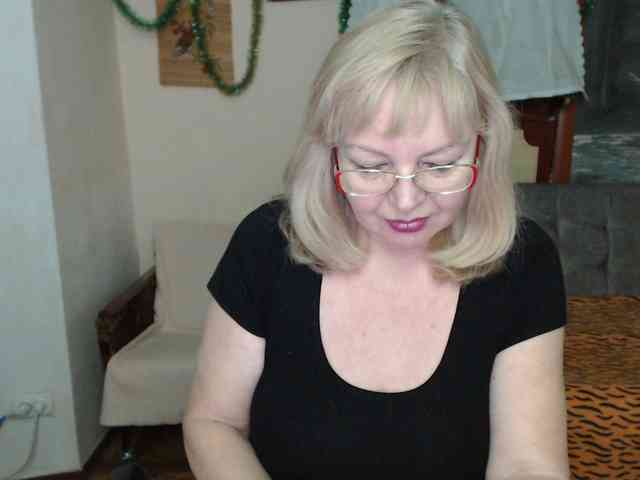 EvelynLoveShy webcam