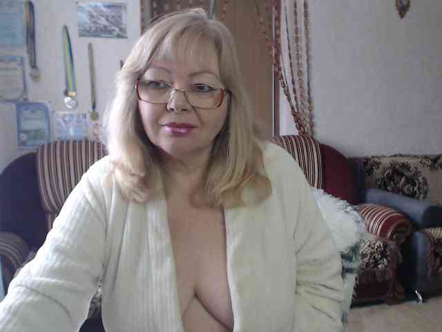 EvelynLoveShy webcam