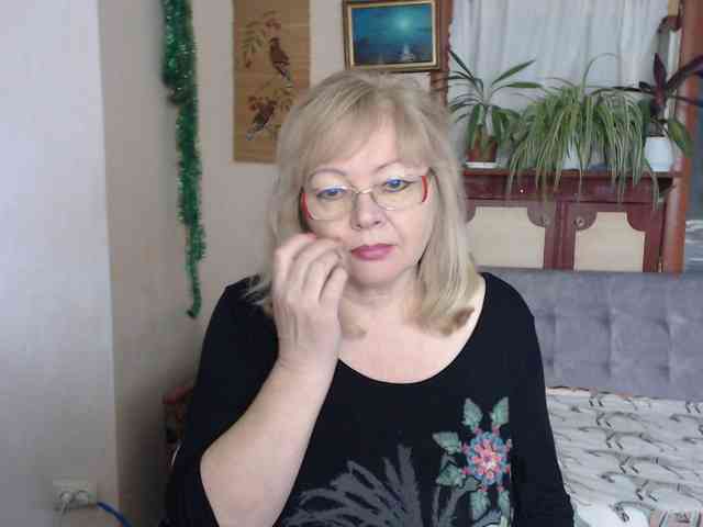 EvelynLoveShy webcam