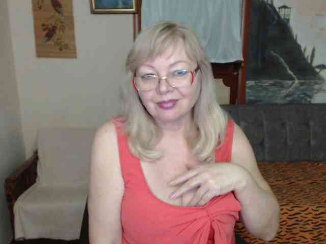 EvelynLoveShy webcam