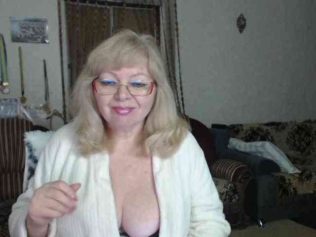 EvelynLoveShy webcam