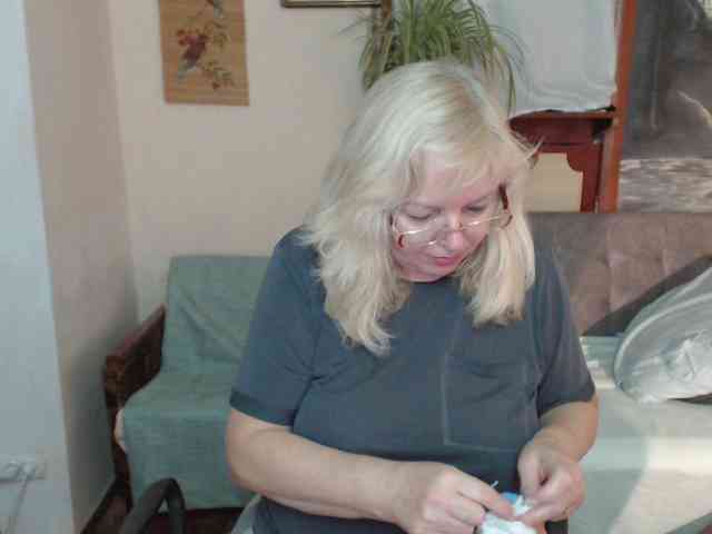 EvelynLoveShy webcam