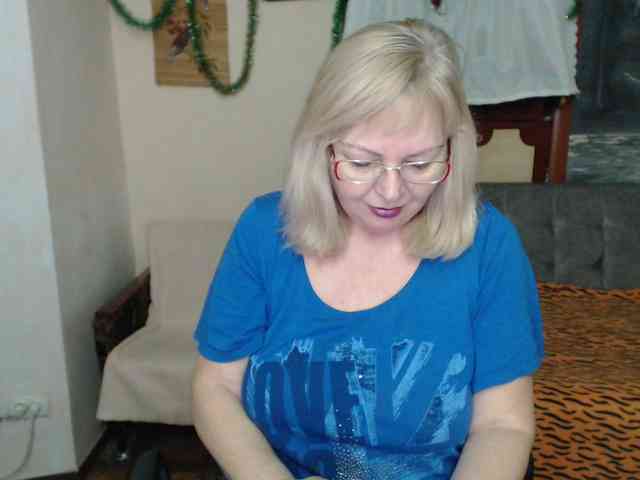 EvelynLoveShy webcam