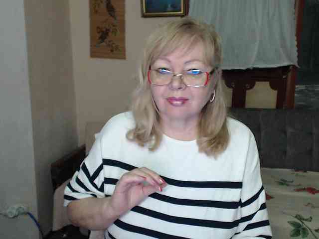 EvelynLoveShy webcam