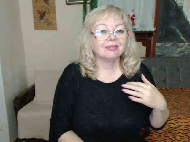 EvelynLoveShy webcam