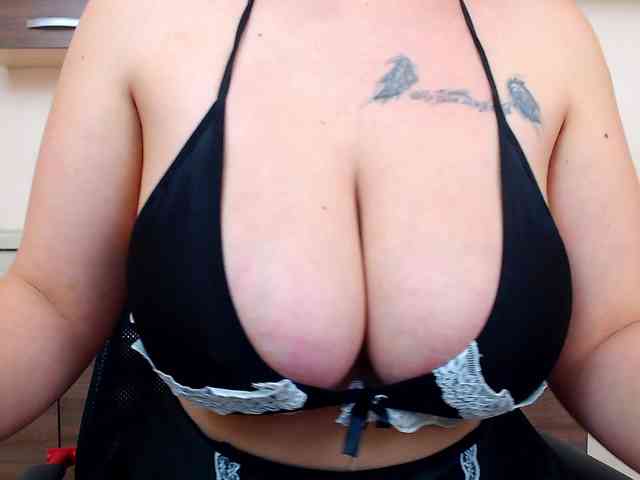 Brianna-Joy webcam