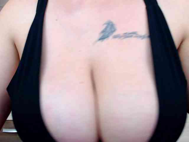 Brianna-Joy webcam