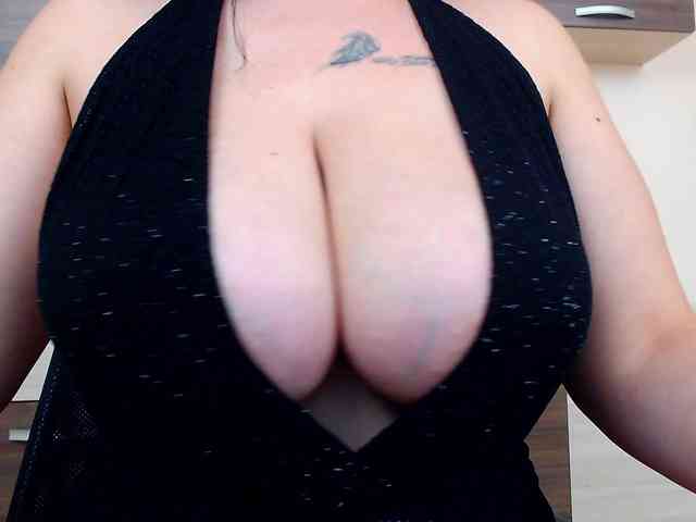 Brianna-Joy webcam