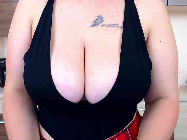 Brianna-Joy webcam