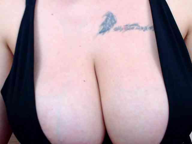Brianna-Joy webcam