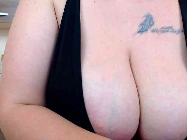 Brianna-Joy webcam