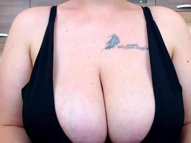 Brianna-Joy webcam