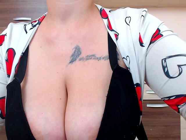 Brianna-Joy webcam