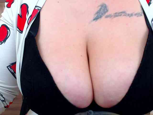 Brianna-Joy webcam