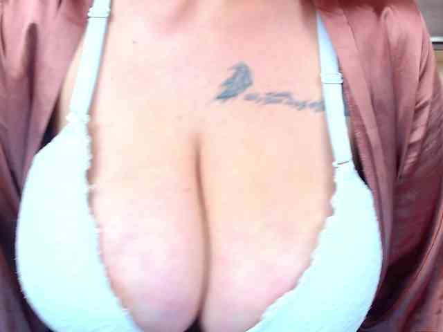 Brianna-Joy webcam
