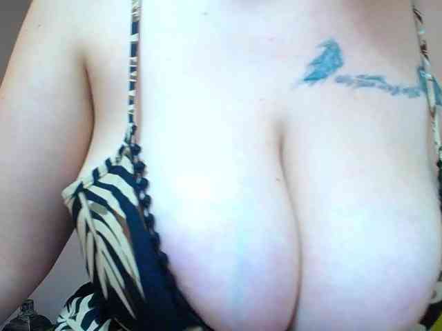 Brianna-Joy webcam