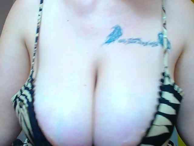 Brianna-Joy webcam