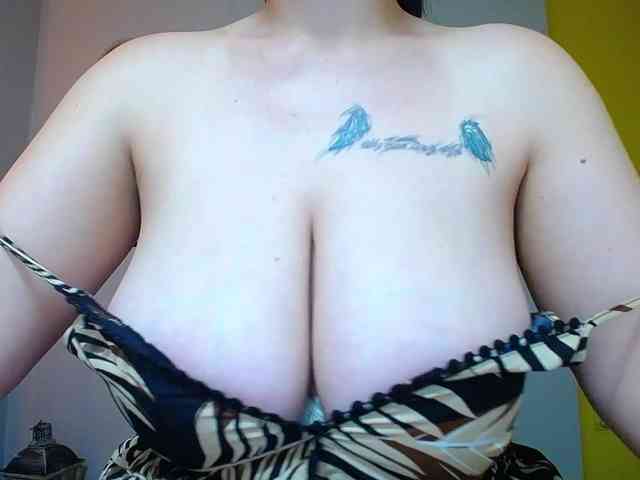 Brianna-Joy webcam