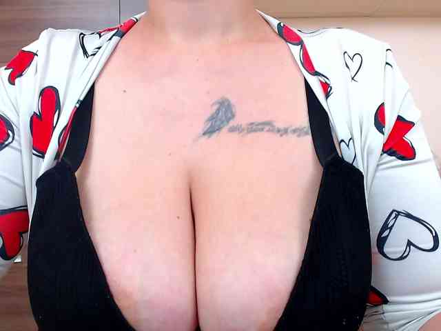 Brianna-Joy webcam