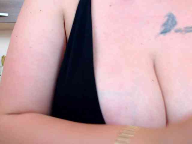 Brianna-Joy webcam