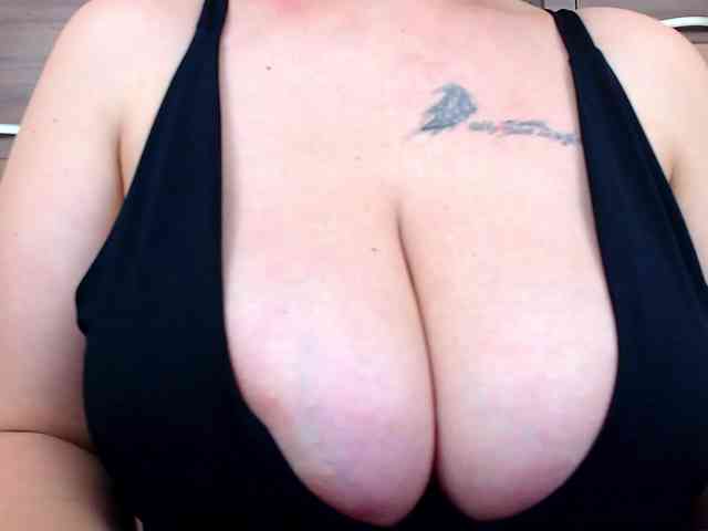 Brianna-Joy webcam