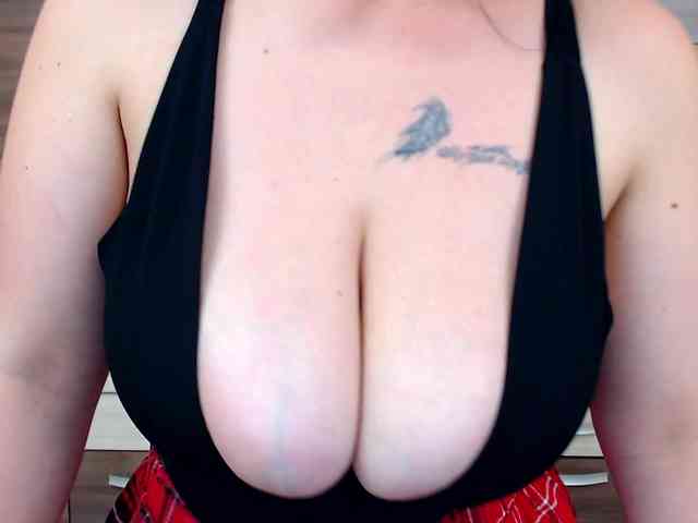 Brianna-Joy webcam