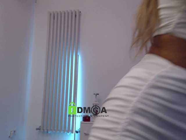 MaxineDiaz live cam