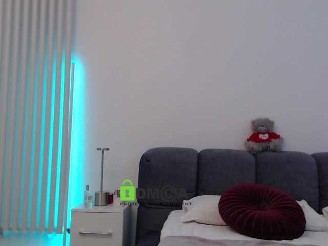 MaxineDiaz's BongaCams show and profile