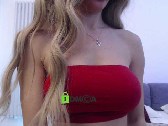 MaxineDiaz's BongaCams show and profile