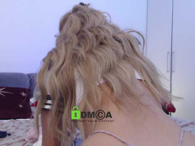 MaxineDiaz's BongaCams show and profile