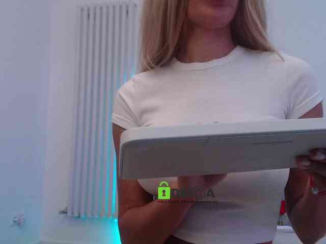 MaxineDi webcam