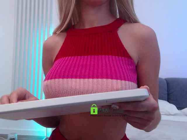 MaxineDi webcam