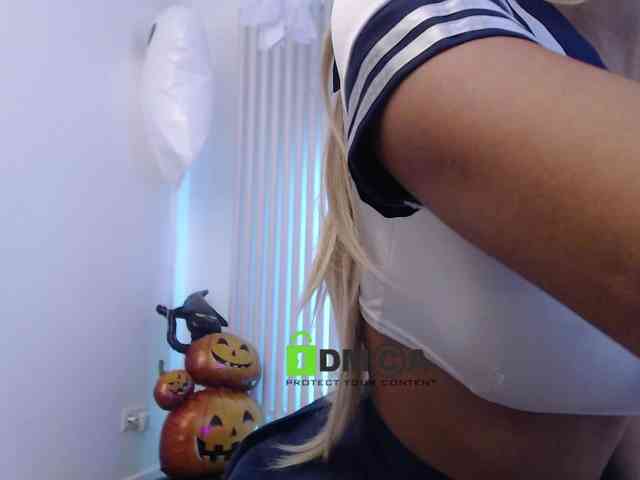 MaxineDiaz Live Webcam on BongaCams