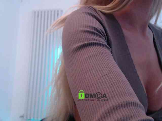 MaxineDiaz Live Webcam on BongaCams