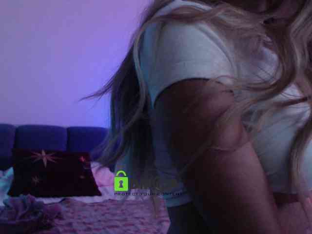 MaxineDi webcam