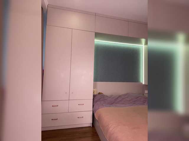 -wowFox- live cam and statistics on UnifiedCams